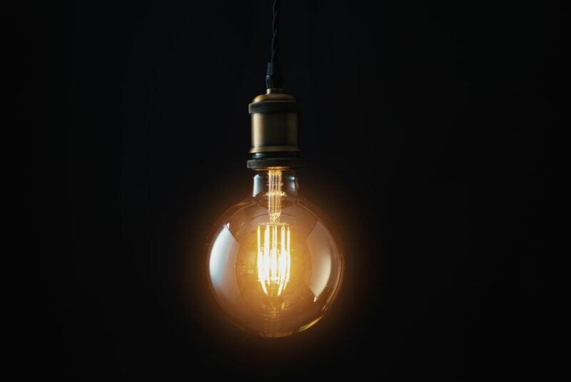 Edison bulb as accentuate lighting element