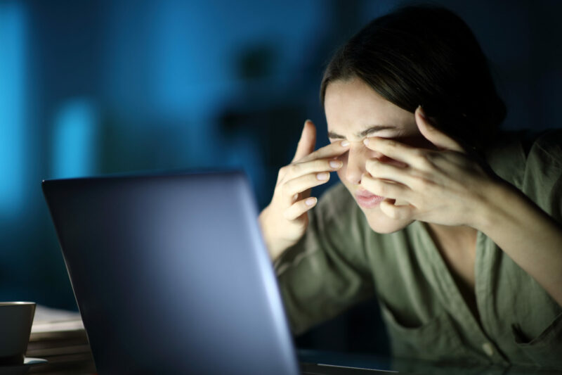 computer screen exposure may cause eye-strain