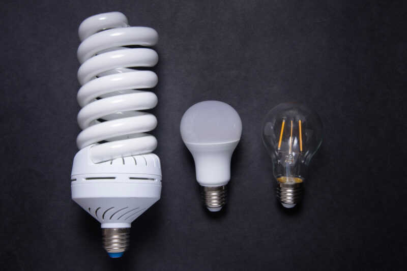 comparison of CFL and LED bulbs