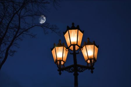 How Tall Are Street Lights? Find The Answer
