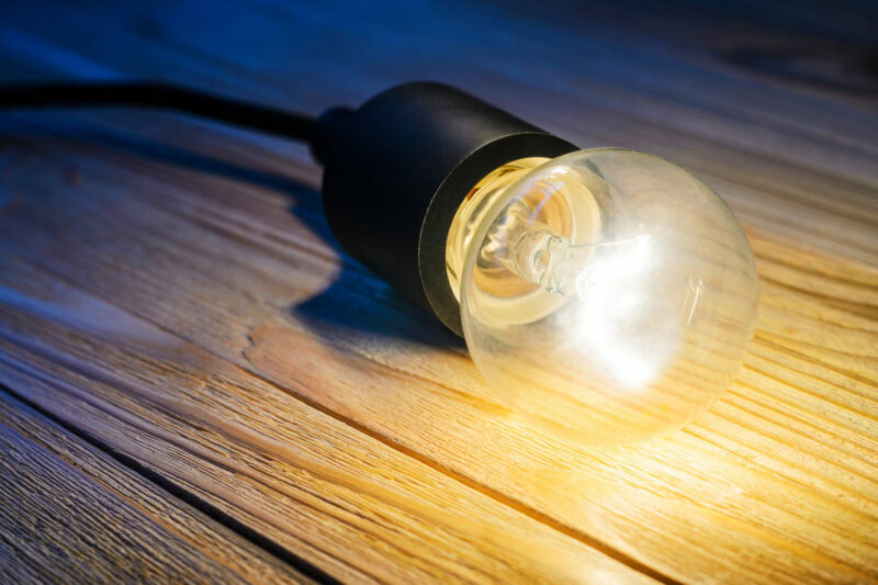 What Is An Incandescent Light Bulb? LampHQ