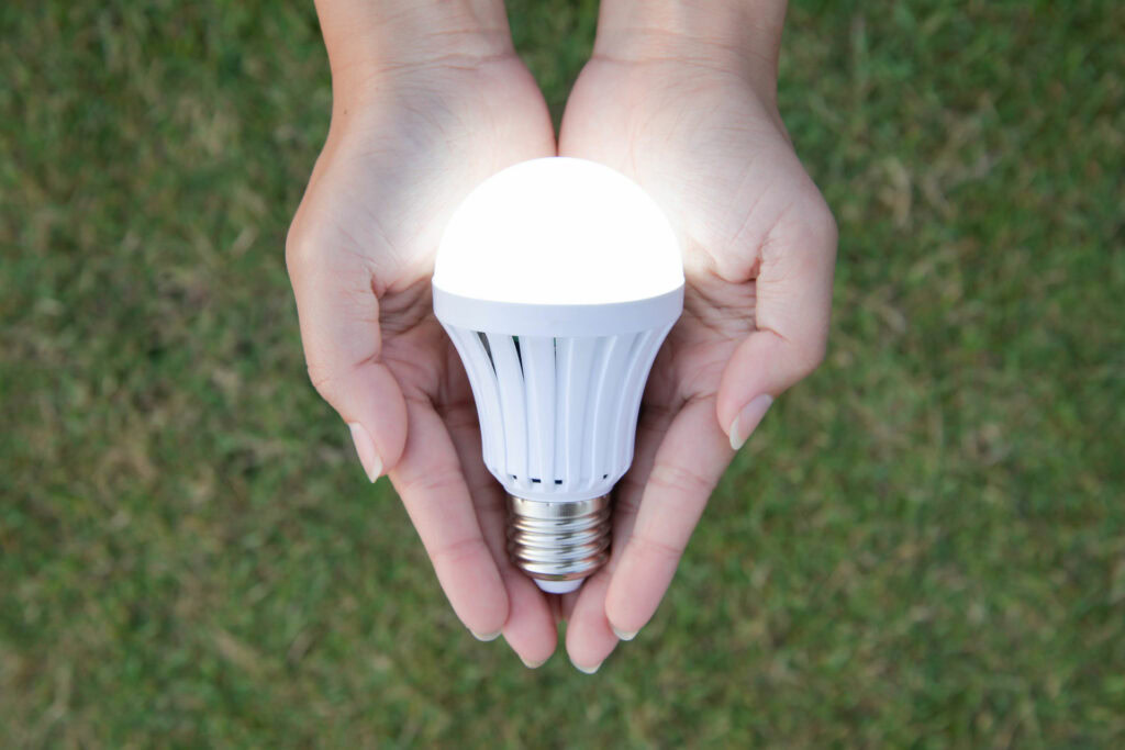 lightbulb mid