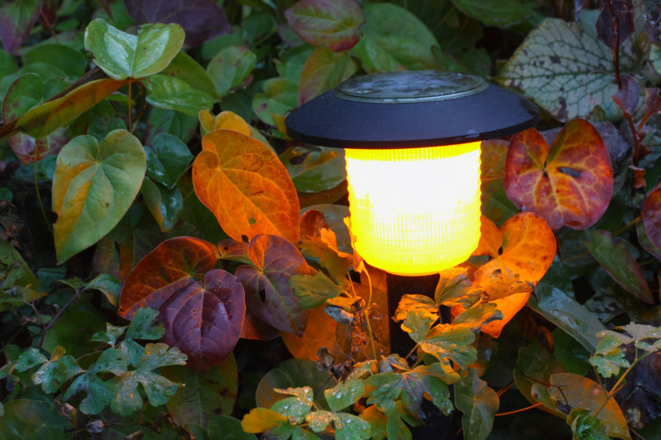 Outdoor Lighting Without Electricity & Wiring
