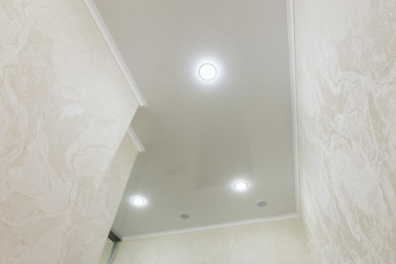 recessed-mounted ceiling lights