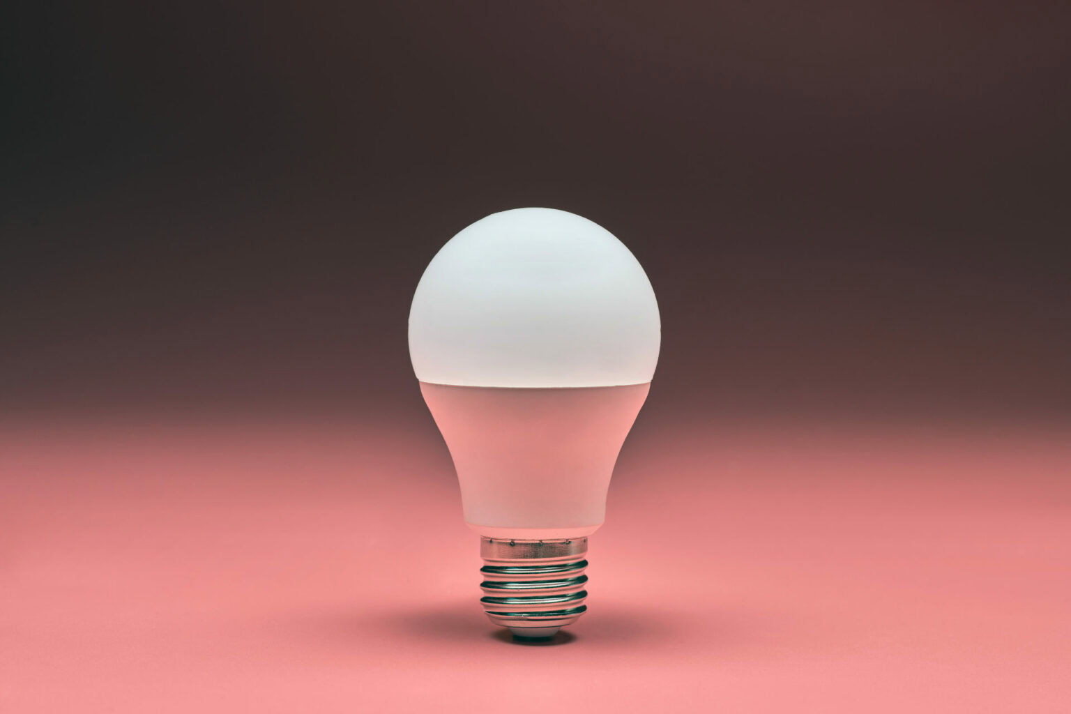 Do Smart Light Bulbs Use Electricity When Off? LampHQ